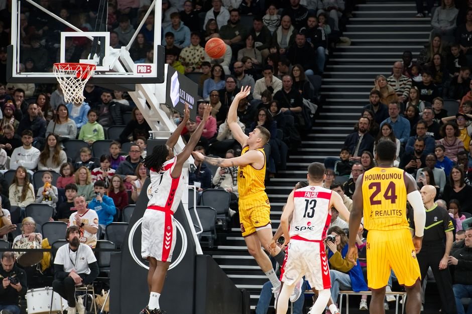 The Impact of Back-to-Backs on NBA Player Performance: A Data-Driven Analysis